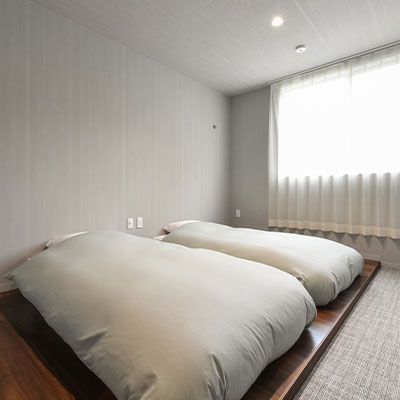 ホテル八ツ　お部屋のベッド